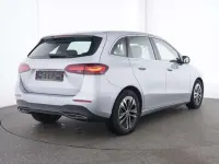 Usata Mercedes B200 163 CV (119 kW) 2025 Argento Utilitaria