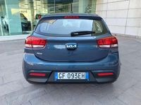 Usata Kia Rio Comfort 101 CV (74 kW) 2021 Blu/azzurro Berlina