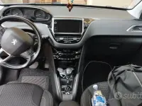 Usata Peugeot 208 110 CV (80 kW) 2018 Bianco Utilitaria
