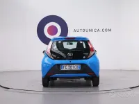 Usata Toyota Aygo Cool 69 CV (50 kW) 2016 Blu Utilitaria