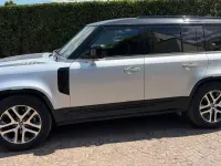 Usata Land Rover Defender SE Dynamic 249 CV (183 kW) 2022 Argento SUV
