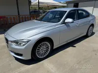 Usata BMW 318 143 CV (105 kW) 2012 Grigio Berlina