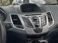 Second-hand Ford Fiesta 97 CP (71 kW) 2010 Negru Berlinǎ