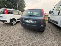Usata Ford Fiesta 80 CV (58 kW) 2004 Grigio Utilitaria