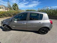 Usata Renault Clio III Dynamique 75 CV (55 kW) 2010 Argento Berlina