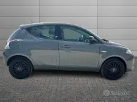 Usata Lancia Ypsilon 69 CV (50 kW) 2015 Grigio Utilitaria