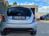 Usata Lancia Ypsilon 69 CV (50 kW) 2014 Grigio Utilitaria