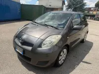 Usata Toyota Yaris Sol 90 CV (66 kW) 2009 Grigio Utilitaria
