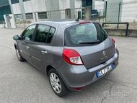 Usata Renault Clio II 75 CV (55 kW) 2011 Grigio Berlina