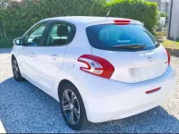 Usata Peugeot 208 Allure 82 CV (60 kW) 2015 Bianco Utilitaria