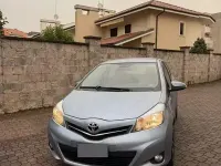Usata Toyota Yaris 69 CV (50 kW) 2012 Bluazzurro Utilitaria
