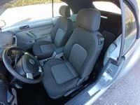 Usata VW New Beetle 102 CV (75 kW) 2004 Argento Utilitaria