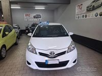 Usata Toyota Yaris 69 CV (50 kW) 2013 Bianco Berlina
