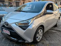Usata Toyota Aygo Connect Style 72 CV (52 kW) 2020 Grigio Utilitaria