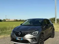 Usata Renault Captur 101 CV (74 kW) 2023 Grigio SUV