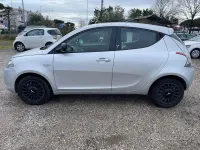 Usata Lancia Ypsilon 69 CV (50 kW) 2015 Grigio Utilitaria