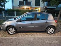 Usata Renault Clio II 75 CV (55 kW) 2011 Grigio Berlina