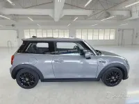 Usata Mini Cooper SE Classic 75 kW (102 CV) 2022 Grigio Utilitaria