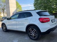 Usata Mercedes GLA200 Premium 135 CV (99 kW) 2016 Bianco SUV