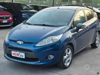 Usata Ford Fiesta Titanium 90 CV (66 kW) 2010 Bluazzurro Berlina