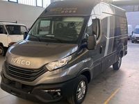 Nuova Iveco Daily 136 CV (100 kW) 2026 Grigio ulm metallizzato Furgone