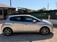 Usata Peugeot 208 Active 82 CV (60 kW) 2015 Argento Utilitaria