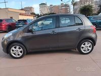 Usata Toyota Yaris Sol 69 CV (50 kW) 2009 Grigio Utilitaria