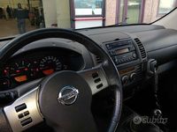 Usata Nissan Navara 190 CV (139 kW) 2005 Grigio Pick-up