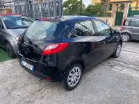 Usata Mazda 2 75 CV (55 kW) 2010 Nero Utilitaria