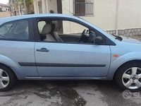 Usata Ford Fiesta Titanium 67 CV (49 kW) 2007 Blu Utilitaria