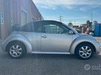 Usata VW New Beetle 102 CV (75 kW) 2005 Grigio Utilitaria