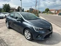 Usata Renault Clio V Techno 91 CV (66 kW) 2022 Grigio Berlina