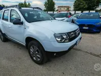 Usata Dacia Duster Lauréate 101 CV (74 kW) 2014 Bianco SUV