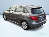 Usata Mercedes B200 Premium 136 CV (100 kW) 2018 Grigio Monovolume