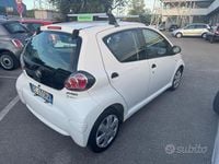 Usata Toyota Aygo 68 CV (50 kW) 2011 Bianco Utilitaria