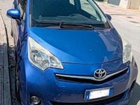 Gebraucht Toyota Verso-S 90 PS (66 kW) 2012 Blau Van / Kleinbus