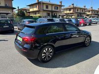Usata Mercedes A180 Advanced 116 CV (85 kW) 2023 Nero cosmo Berlina