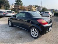 Usata Opel Tigra Sport 69 CV (50 kW) 2007 Nero Cabrio