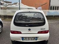 Usata Fiat 600 54 CV (39 kW) 2004 Bianco Berlina