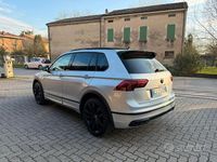 Usata VW Tiguan R-line 200 CV (147 kW) 2022 Nero SUV