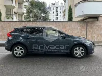Usata Volvo V40 Plus 152 CV (111 kW) 2018 Nero Utilitaria