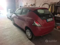 Usata Lancia Ypsilon 95 CV (69 kW) 2018 Rosso Utilitaria