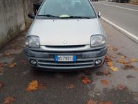 Usata Renault Clio II 2001 Berlina