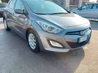 Usata Hyundai i30 GO! 110 CV (80 kW) 2015 Grigio Berlina