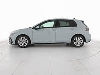 Usata VW Golf VIII R-line 150 CV (110 kW) 2024 Grigio Berlina