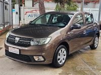 Usata Dacia Sandero Lauréate 75 CV (55 kW) 2018 Marrone Utilitaria