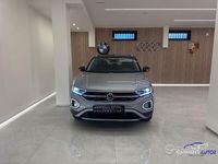 Usata VW T-Roc Life 116 CV (85 kW) 2024 Grigio SUV