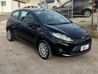 Usata Ford Fiesta 68 CV (50 kW) 2010 Nero Utilitaria