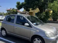 Usata Toyota Yaris 65 CV (47 kW) 2005 Grigio Berlina