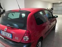Usata Renault Clio II Dynamique 58 CV (42 kW) 2003 Rosso Berlina